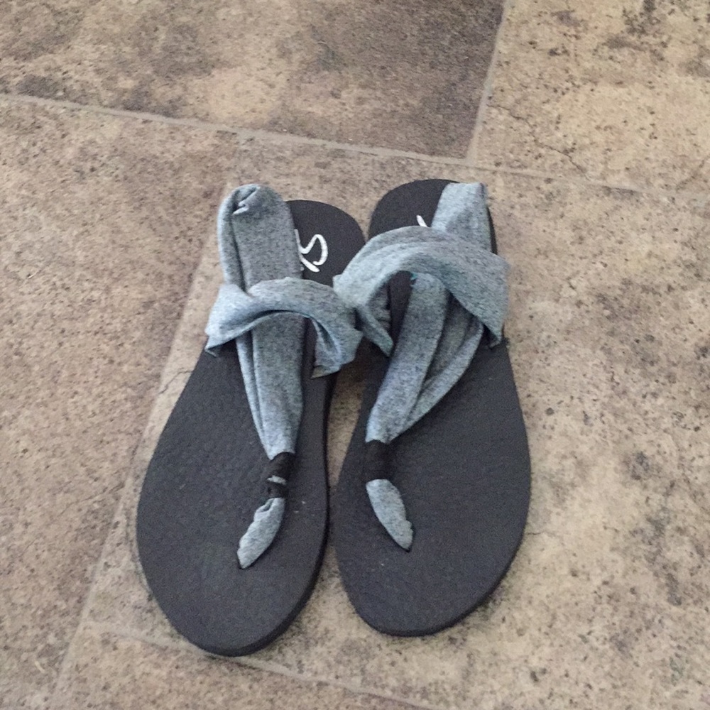Skechers yoga sandals